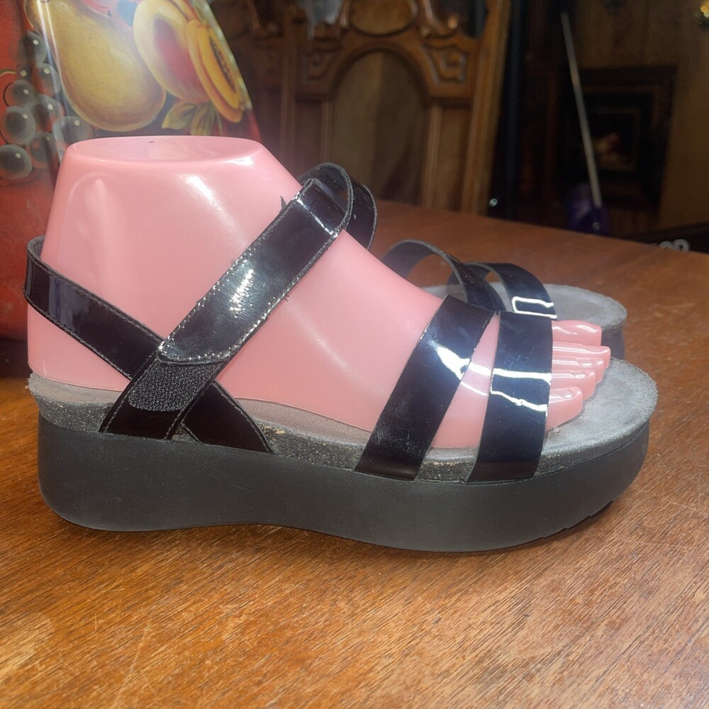 Munro Juniper 7M Women’s Sandal Black Patent Nubuck Leather Strappy Shoes